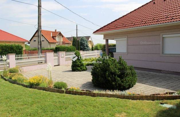 Családi ház eladó Pécs, 172 négyzetméteres