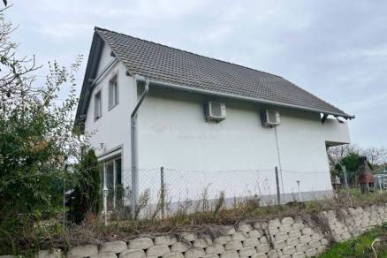Dunaszekcső 4 szobás családi ház eladó