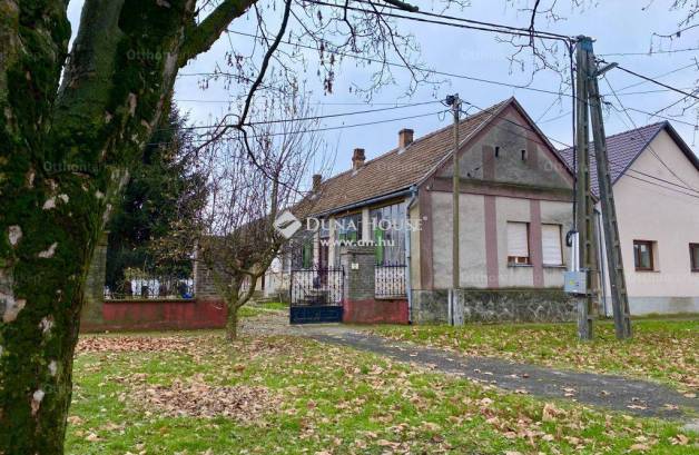 Szederkényi családi ház eladó a Dózsa György utcában, 110 négyzetméteres