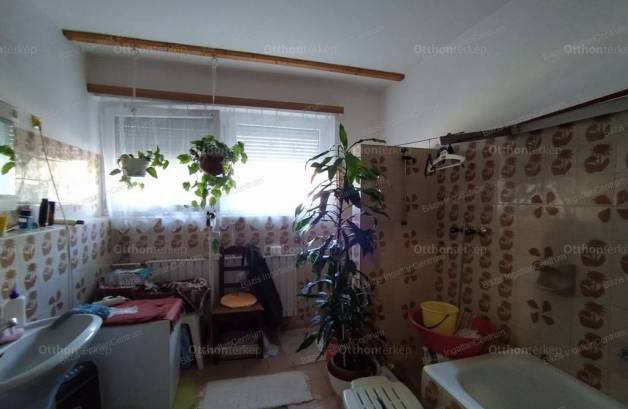 Akasztói eladó családi ház, 3+1 szobás, 150 négyzetméteres