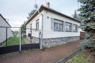 Tatabányai családi ház eladó a Táncsics Mihály úton, 93 négyzetméteres