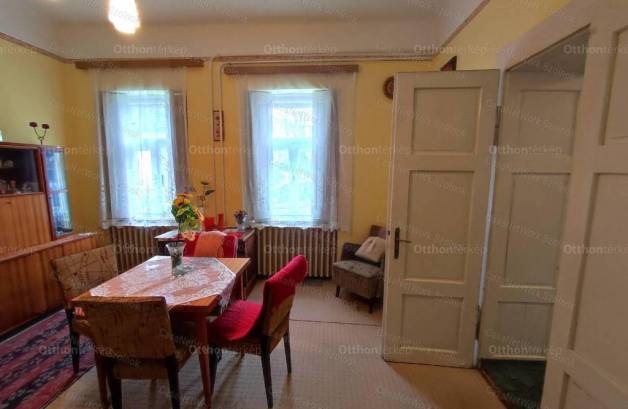 Tiszaföldvári családi ház eladó, 72 négyzetméteres, 3 szobás