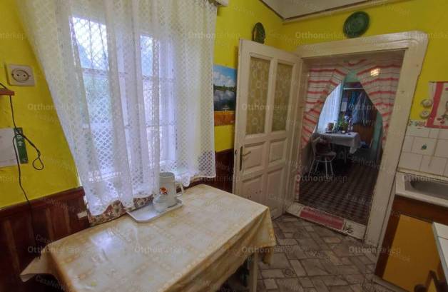 Tiszaföldvári családi ház eladó, 72 négyzetméteres, 3 szobás