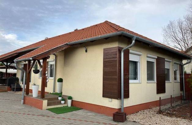 Eladó családi ház, Szeged, 1+3 szobás