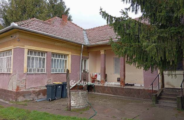 Családi ház eladó Szentistván, 119 négyzetméteres