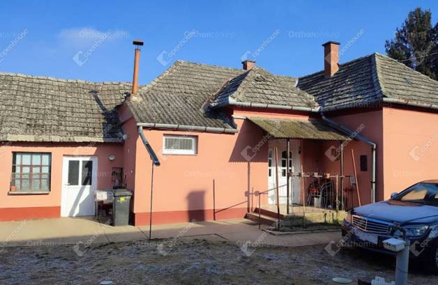 Eladó családi ház, Vízvár, 2 szobás
