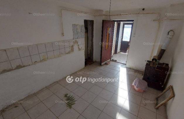 Tiszaföldvári családi ház eladó, 83 négyzetméteres, 1+1 szobás