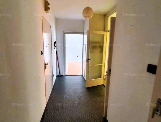 Pécsi eladó lakás, 2+1 szobás, 58 négyzetméteres