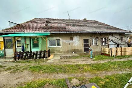 Kunbajai családi ház eladó, 99 négyzetméteres, 2 szobás