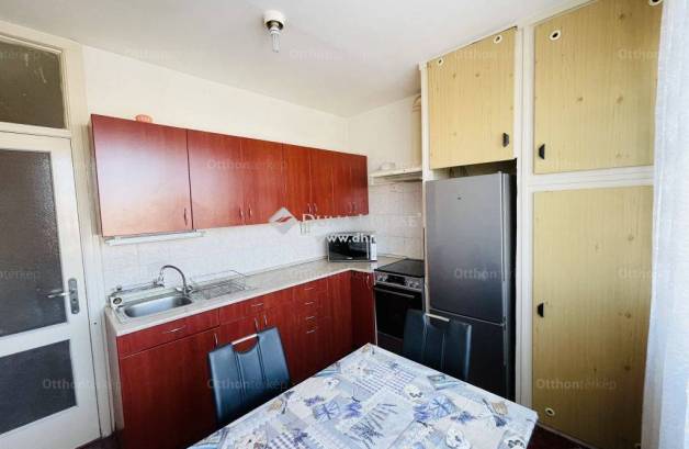 Debrecen 4 szobás lakás eladó az István úton