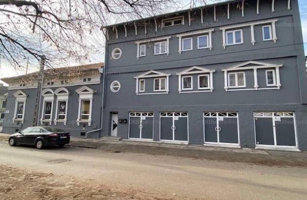 Szegedi családi ház eladó, 950 négyzetméteres, 14 szobás