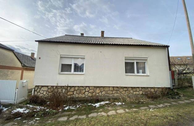 Családi ház eladó Pécsvárad, 100 négyzetméteres