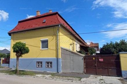 Eladó sorház, Győr, 2 szobás