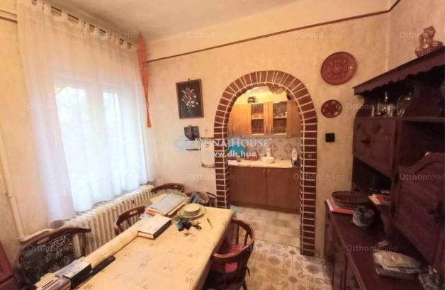 Budapest családi ház eladó, Pestújhelyen, 2 szobás