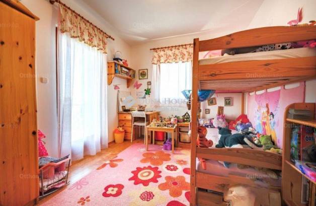 Budaörsi eladó családi ház, 5 szobás, 273 négyzetméteres