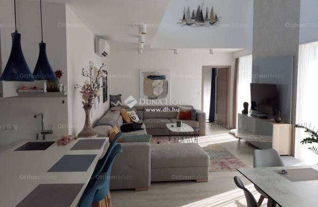 Velencei eladó családi ház, 10 szobás, 300 négyzetméteres