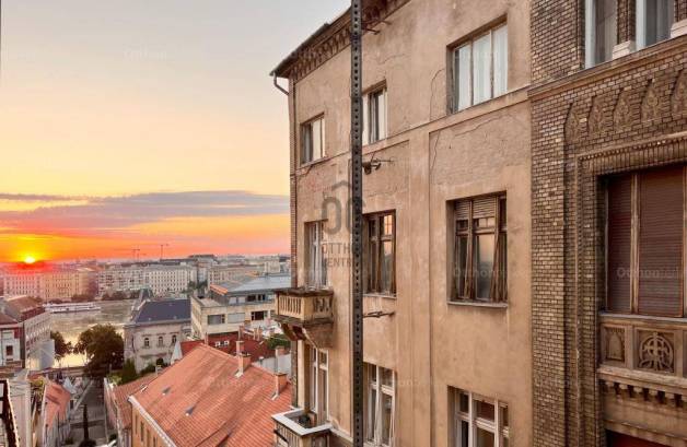 Budapesti lakás eladó, Vízivárosban, Hunyadi János út, 2 szobás