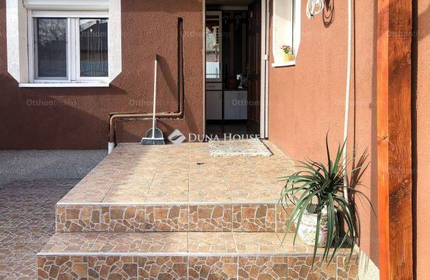 Családi ház eladó Baja, a Határ utcában, 94 négyzetméteres