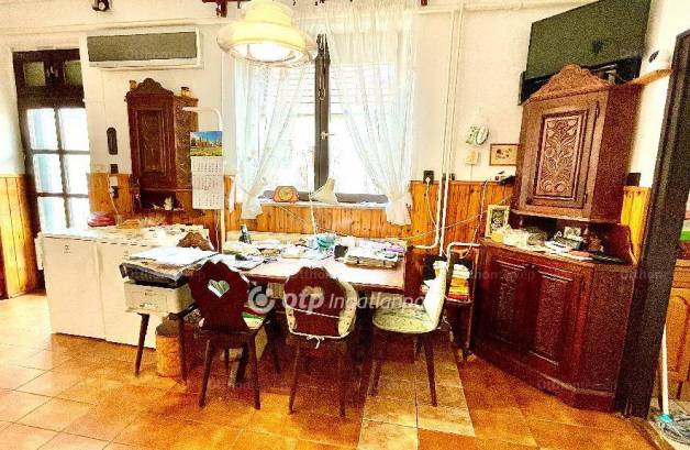 Budapest családi ház eladó, Békásmegyeren, 4 szobás