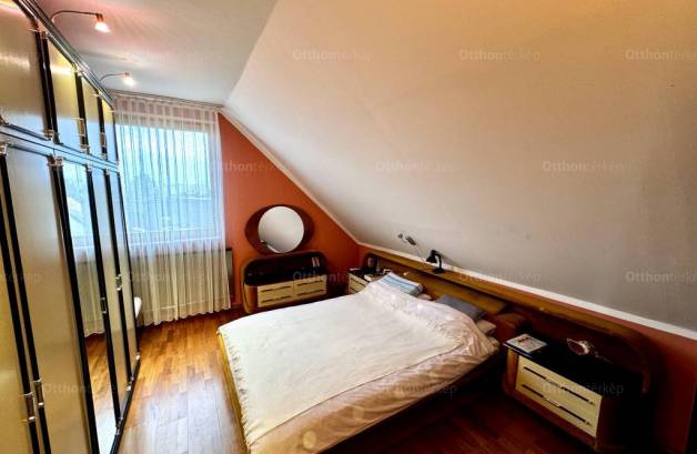 Budapesti eladó lakás, 3+1 szobás, 100 négyzetméteres