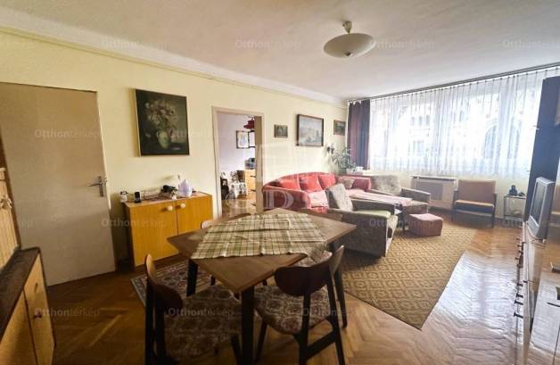 Eladó lakás Kaposvár, 2+1 szobás