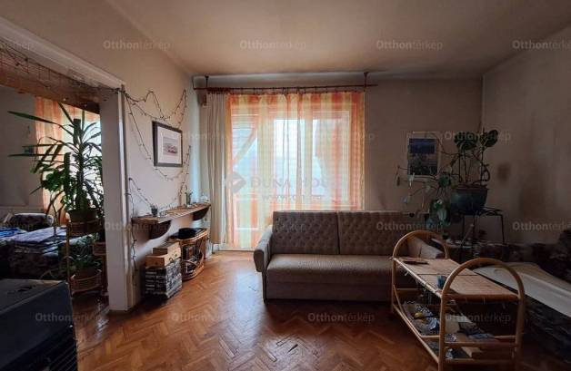 Eladó családi ház, Pécs, 5 szobás