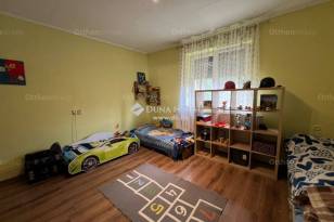 Mogyorósbányai családi ház eladó, 107 négyzetméteres, 4 szobás