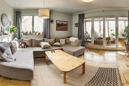 Budapesti családi ház eladó, 279 négyzetméteres, 5 szobás