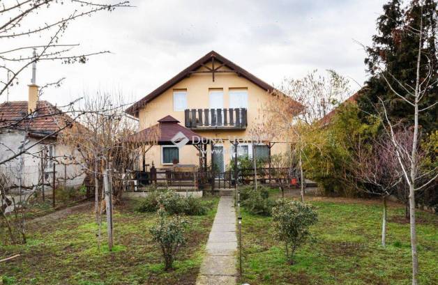 Budapest eladó családi ház Nagytétényen a Sajó utcában, 190 négyzetméteres