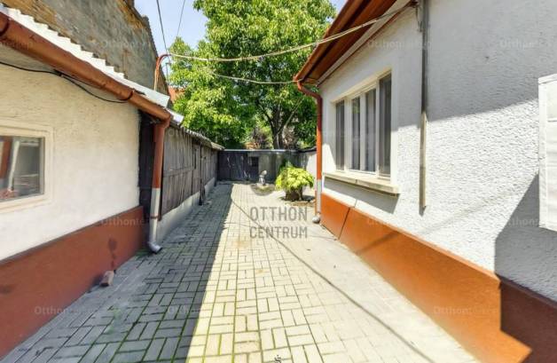 Eladó 2 szobás családi ház Szeged a Csöndes utcában