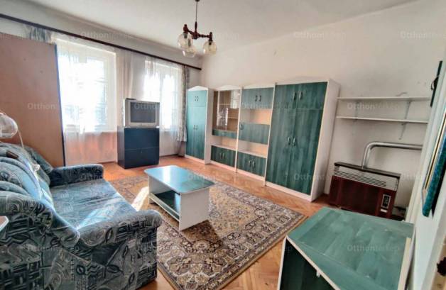 Eladó lakás Esztergom, 1 szobás