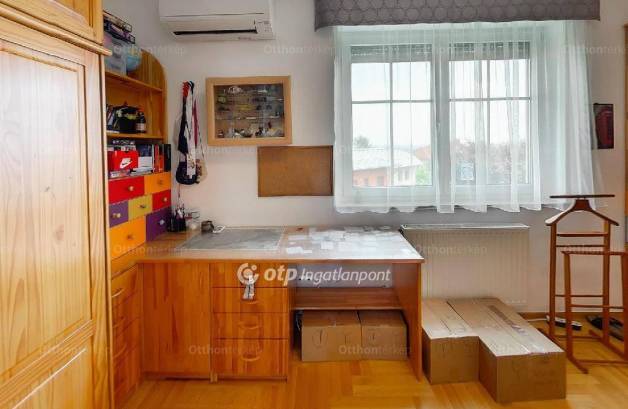 Eladó 5+2 szobás családi ház Budapest