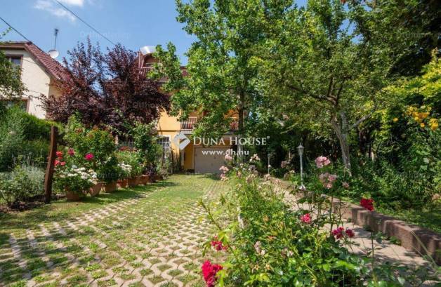 Budapest eladó családi ház Budafokon az Arany János utcában, 330 négyzetméteres
