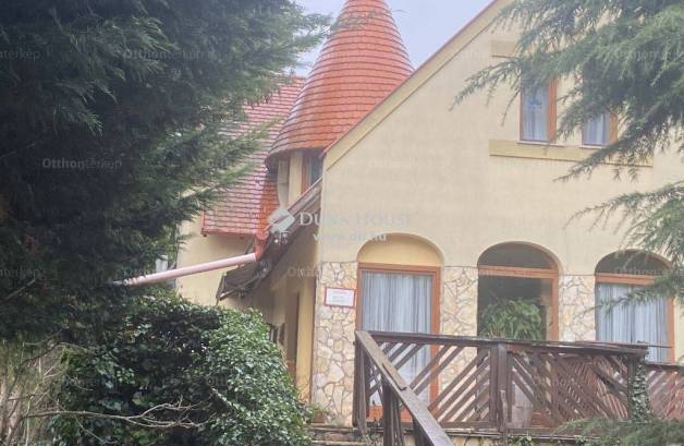 Eladó 4 szobás családi ház Budaörs
