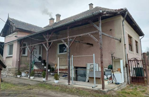 Eladó 4 szobás családi ház Kazincbarcika