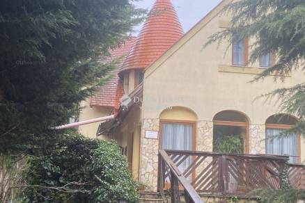 Eladó 4 szobás családi ház Budaörs