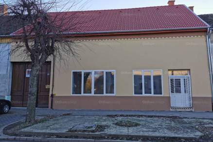Eladó ház Hódmezővásárhely a Bajcsy-Zsilinszky utcában 36-ban, 1 szobás