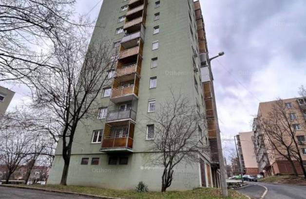 Eladó lakás Miskolc, 1+2 szobás