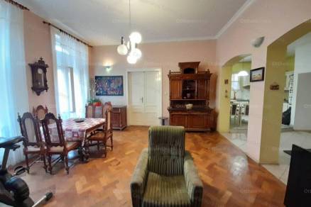 Szolnoki lakás eladó, 83 négyzetméteres, 2+1 szobás