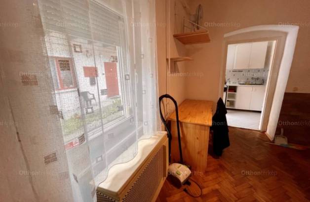 Eladó lakás, Pécs, 1 szobás