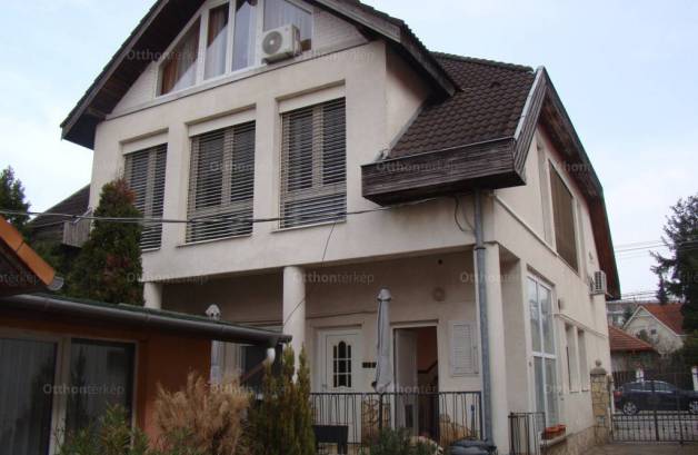 Eladó családi ház, Veszprém, 6 szobás
