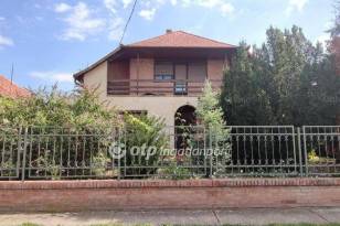 Tiszaföldvár 6 szobás családi ház eladó