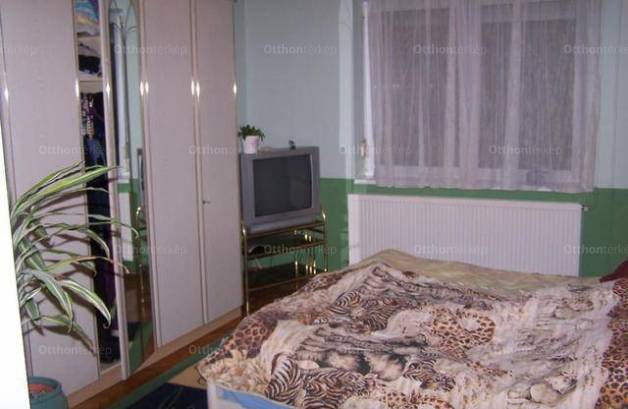 Debreceni eladó ikerház, 6 szobás, 170 négyzetméteres