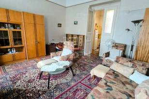 Budapesti eladó házrész, 4 szobás, 137 négyzetméteres