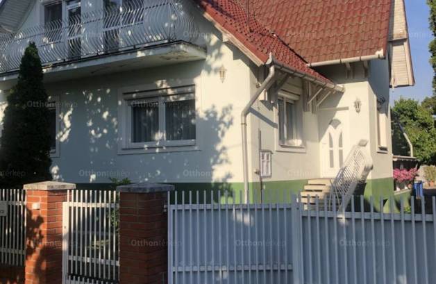 Debreceni eladó családi ház, 4 szobás, a Lahner utcában