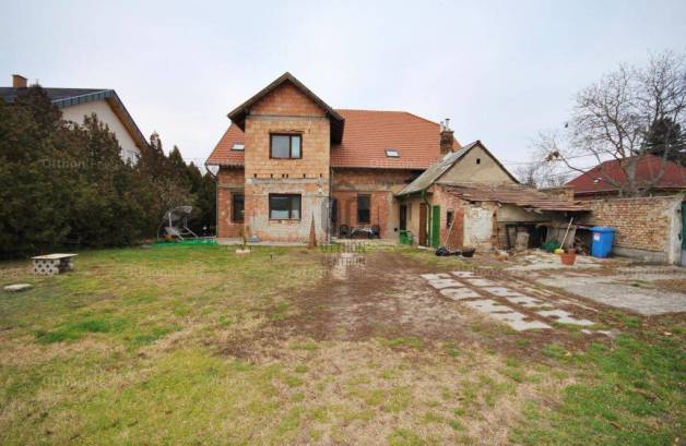 Eladó családi ház, Budapest, Rákoscsabán, 420 négyzetméteres