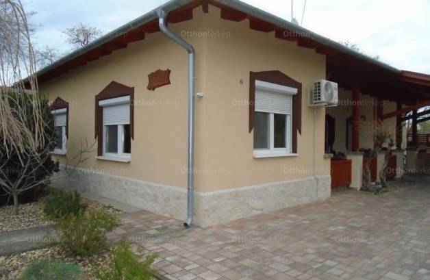 Eladó családi ház, Tiszakécske, 3 szobás