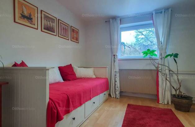 Eladó családi ház, Sopron, 6 szobás