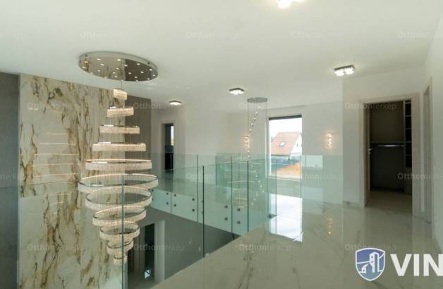 Balatonboglári új építésű családi ház eladó, 242 négyzetméteres, 5 szobás