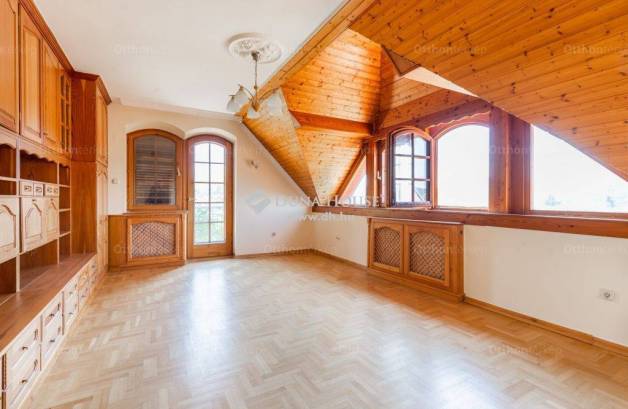 Budapest 5 szobás családi ház eladó, Hársakalján